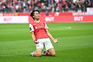 记者：沙特俱乐部费哈有意兰斯边锋中村敬斗，已与球员团队谈判