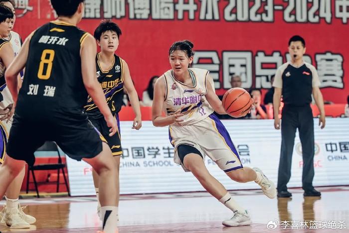 开云官网入口-轰29+13+7！中国女篮又一15岁1米90新星崛起冲连冠：全能战士真猛