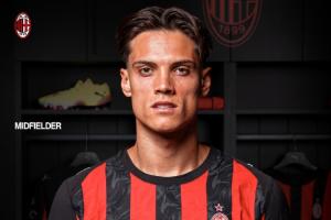 官方：AC米兰签下23岁都灵中场里奇，据悉总价2500万欧