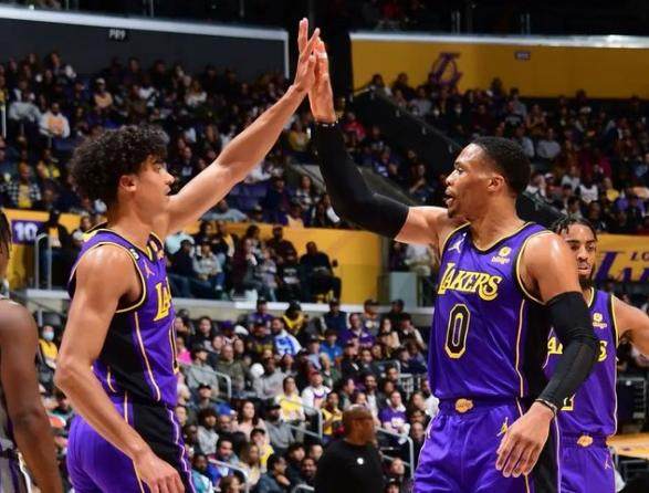 开云账号注册-半个赛季进步喜人 克里斯蒂已在湖人阵中站稳脚跟