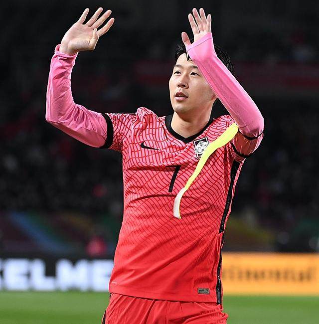 开云体育平台-新冠裁决12强A组冠军？3叉戟比拼阿兹蒙成光杆司令